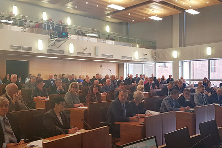 LPS Dome pieprasa ministra Pūces atkāpšanos un nolemj vērsties Valsts kontrolē