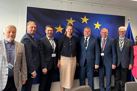 Latvijas delegācija Eiropas Reģionu komitejā tiekas ar Eiropas Komisijas ģenerālsekretāri Ilzi Juhansoni