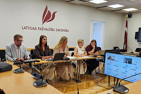 LPS Reģionālās attīstības un sadarbības komitejas sēdē turpina diskusijas par koku ciršanu ārpus meža