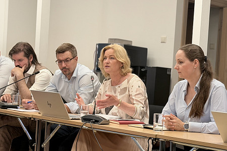 LPS un IZM sarunās vienojas par risinājumiem drošībai skolās un mācību līdzekļu pieejamību