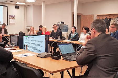 LPS un LM vienojas par sadarbību jautājumos par bāriņtiesām un minimālā ienākuma līmeņa celšanu