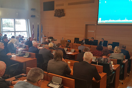LPS Dome pieprasa ministra Pūces atkāpšanos un nolemj vērsties Valsts kontrolē