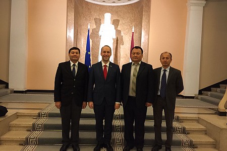 Kirgizstānas delegācijas vadība tiekas ar Valsts Kancelejas vadību
