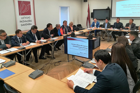 Latvijā mācību vizītē viesojas Kirgizstānas valsts pārvaldes un pašvaldību vadītāji